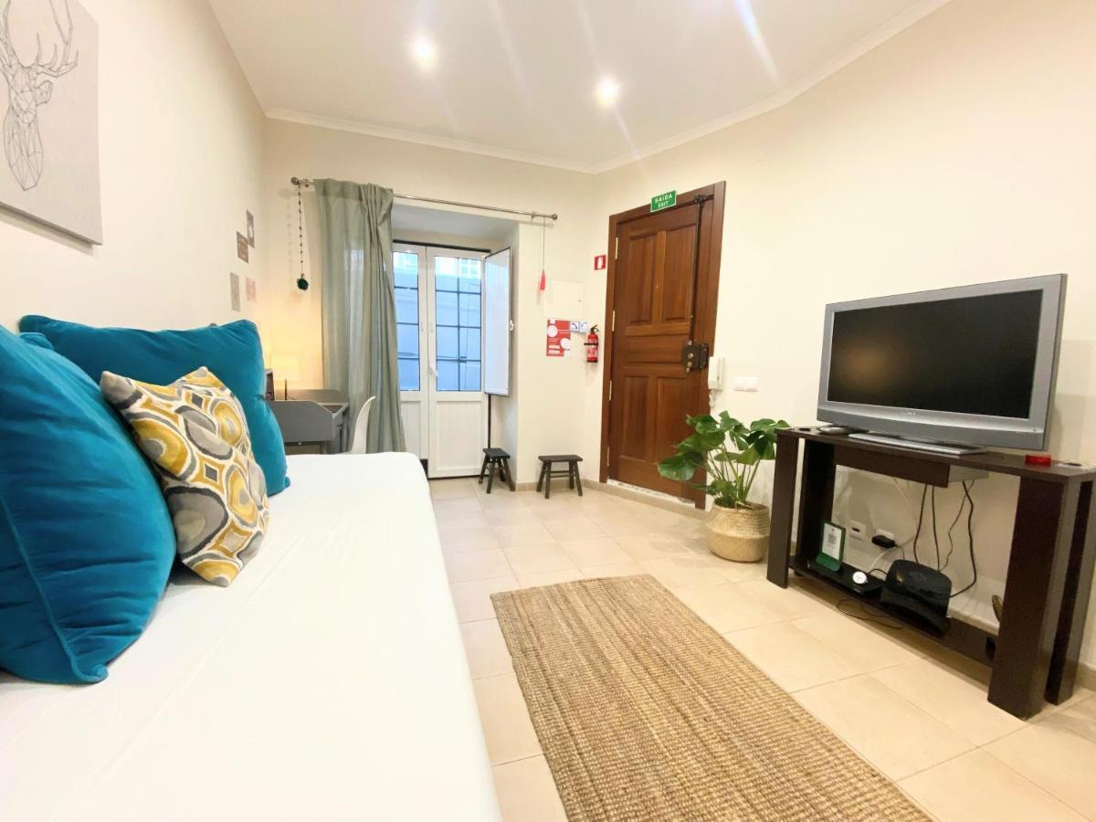 Apartment In The Center Next To The Parliament Lisboa Exteriör bild